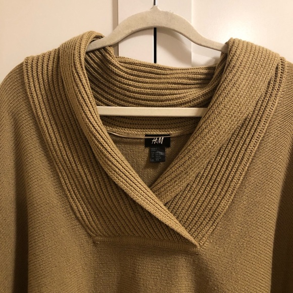 H&M Sweater/Poncho/Shawl, Beige, One Size EUC - Picture 4 of 8
